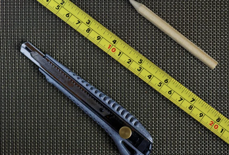 These are the tools you need to calculate the square meters of artificial grass