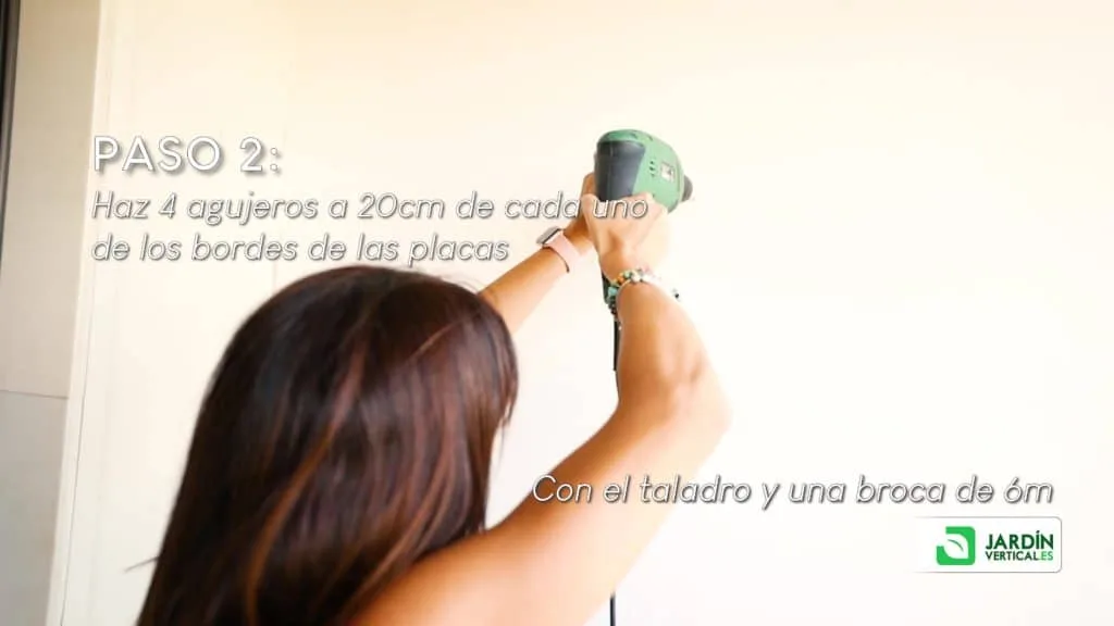 Utilizzo di un trapano per l'installazione di giardini artificiali