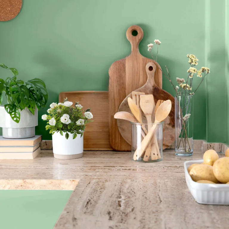 Decoration with artificial mini rosebush