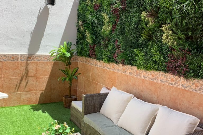 Escoger jardín vertical artificial